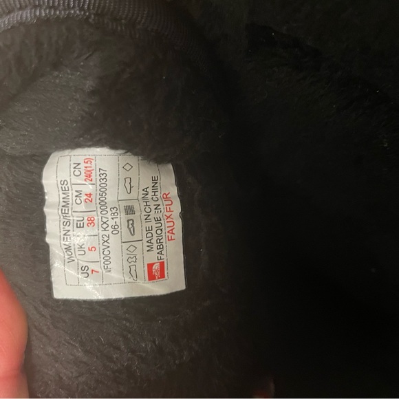 The North Face Shellista Winter Boots. Size 7. Women’s. - Picture 3 of 4